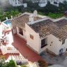          .  - 220.000 EUR -  (3)